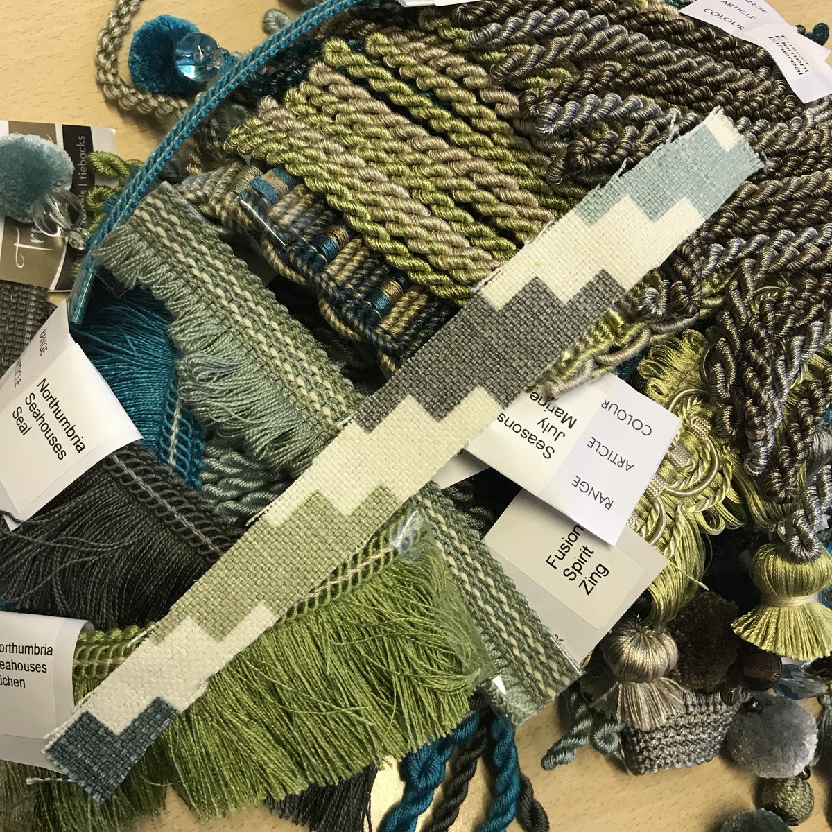 troynorthltd's tweet photo. #trimmingstuesday
So lovely to be able to offer so many choices for a customers fabric match.
Love the tones and colours here. #trimmings #samples #fabricmatch #design #interiordesign #interiors #sampleservice https://t.co/cBRiROs3mK