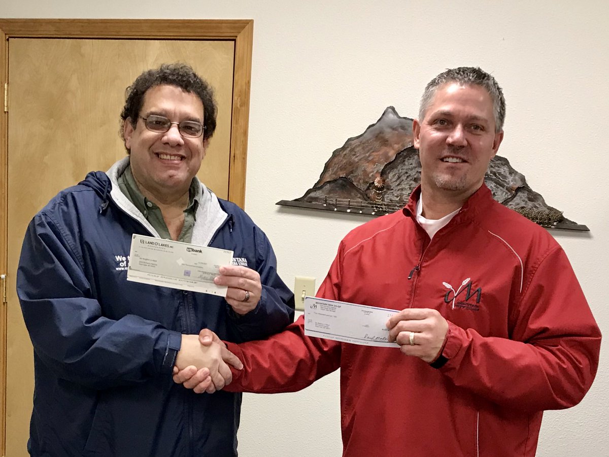 Mountain View Co-op is proud to continue our support of the My Neighbor In Need Program. 

With additional support  from the Land O'Lakes Foundation, MVC presented $8,000 to Dave Snuggs, Founder of the My Neighbor In Need Organization!