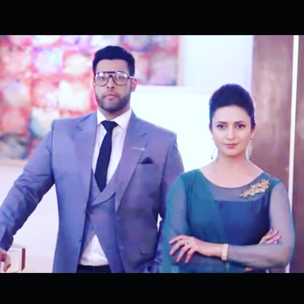 Divyanka_Team's tweet photo. @Divyanka_T @singhh_sangram #IshOk ๐๐
#YHM #DivyankaTripathiDahiya #YehHaiMohabbatein #Ishita https://t.co/S6kbonujXX