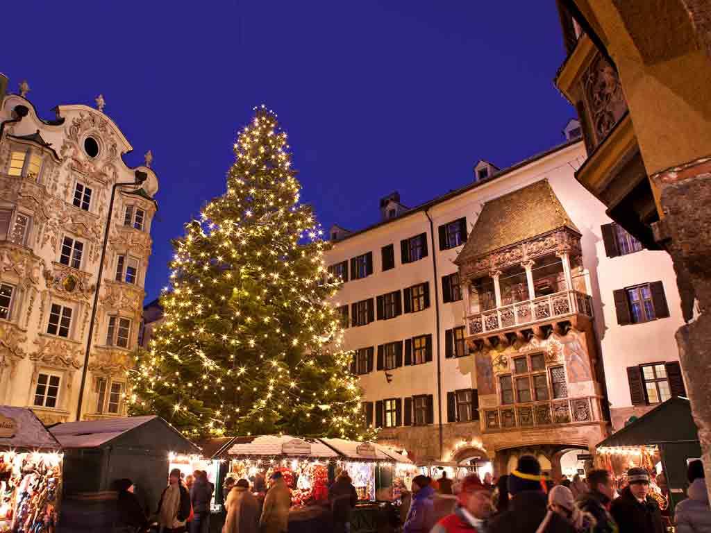 _XmasMarket's tweet photo. Hai visitato o visiterai i #Mercatini di #Natale di #Innsbruck? :-)
https://t.co/OZImsbTzn9 👈

#MercatinidiNatale #Natale2017 #Tirolo #ChristmasMarket #Inverno #Neve #Viaggi https://t.co/ykXSZmCABO