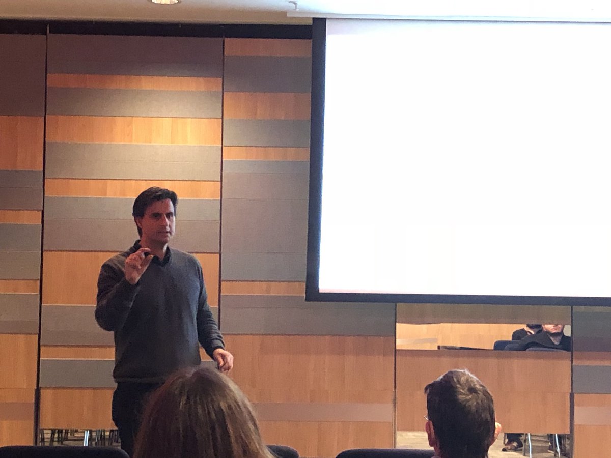 ConnectedMJ's tweet image. Here’s @fnimphiu live coding without stabilisers, armbands or a safety net at #ukoug_tech17 on #OracleMCS