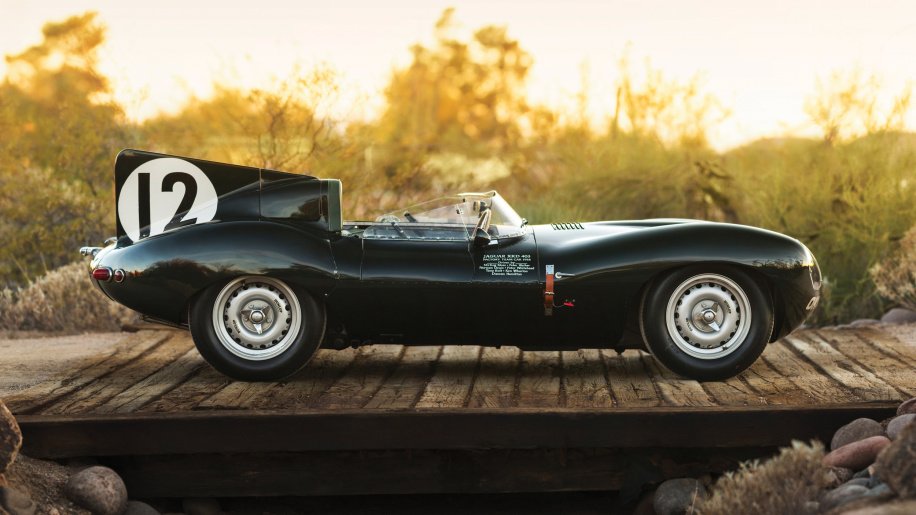 therealautoblog's tweet photo. .@rmsothebys will offer a 1954 Jaguar D-Type racecar at its Arizona auction: https://t.co/nyIChyRACZ https://t.co/3ExnYwvabc