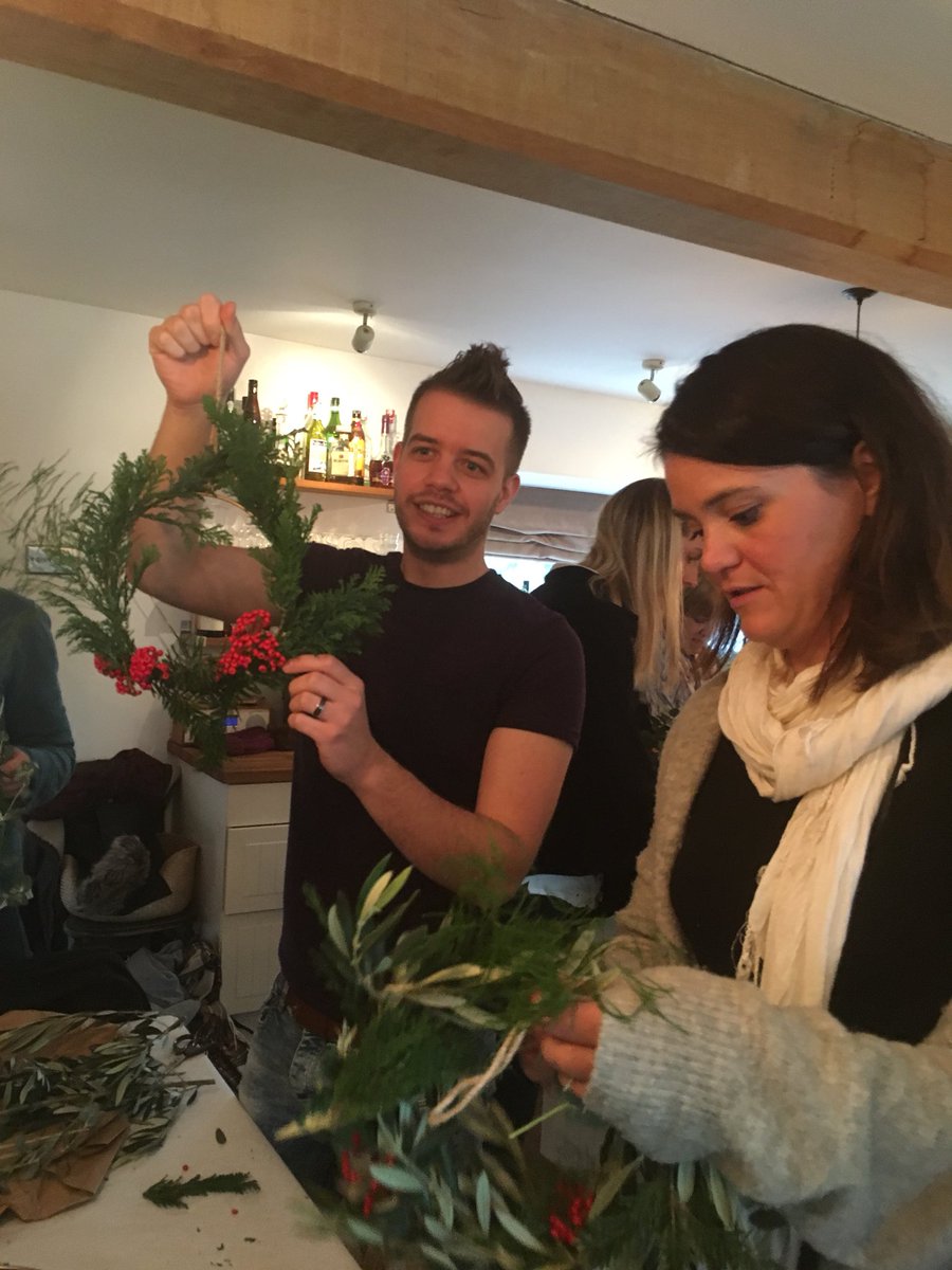 BESP0KE_ADM1N's tweet photo. Maybe my favourite @bwcowbridge meeting ever! Totally inspired by the beautiful interiors at @peastyle HQ and really loved seeing everyone create beautiful wreaths @cardiffgraphics @yourspaceliving @LittleMeTeepee @rowan_designs @valelaserclinic @familyalchemist @LynchpinW https://t.co/FwJPuSmUzD