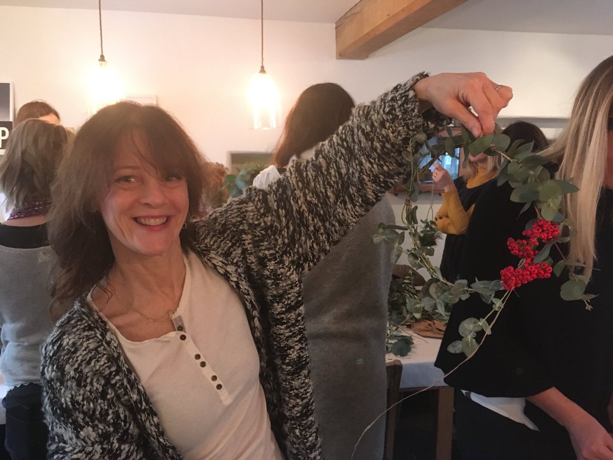BESP0KE_ADM1N's tweet photo. Maybe my favourite @bwcowbridge meeting ever! Totally inspired by the beautiful interiors at @peastyle HQ and really loved seeing everyone create beautiful wreaths @cardiffgraphics @yourspaceliving @LittleMeTeepee @rowan_designs @valelaserclinic @familyalchemist @LynchpinW https://t.co/FwJPuSmUzD