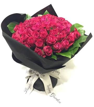 BeHappy_Dz's tweet photo. وصلتك رساله + باقه ورد 💐:

" آمنة ... أتدرين من انتي !؟
انت النعمة التى ادعو ان لا أفقدها يا صديقتي💝 "
@xiamn_  🎂🍭
#HappyBirthdayAmna https://t.co/wAR0vJLUsW