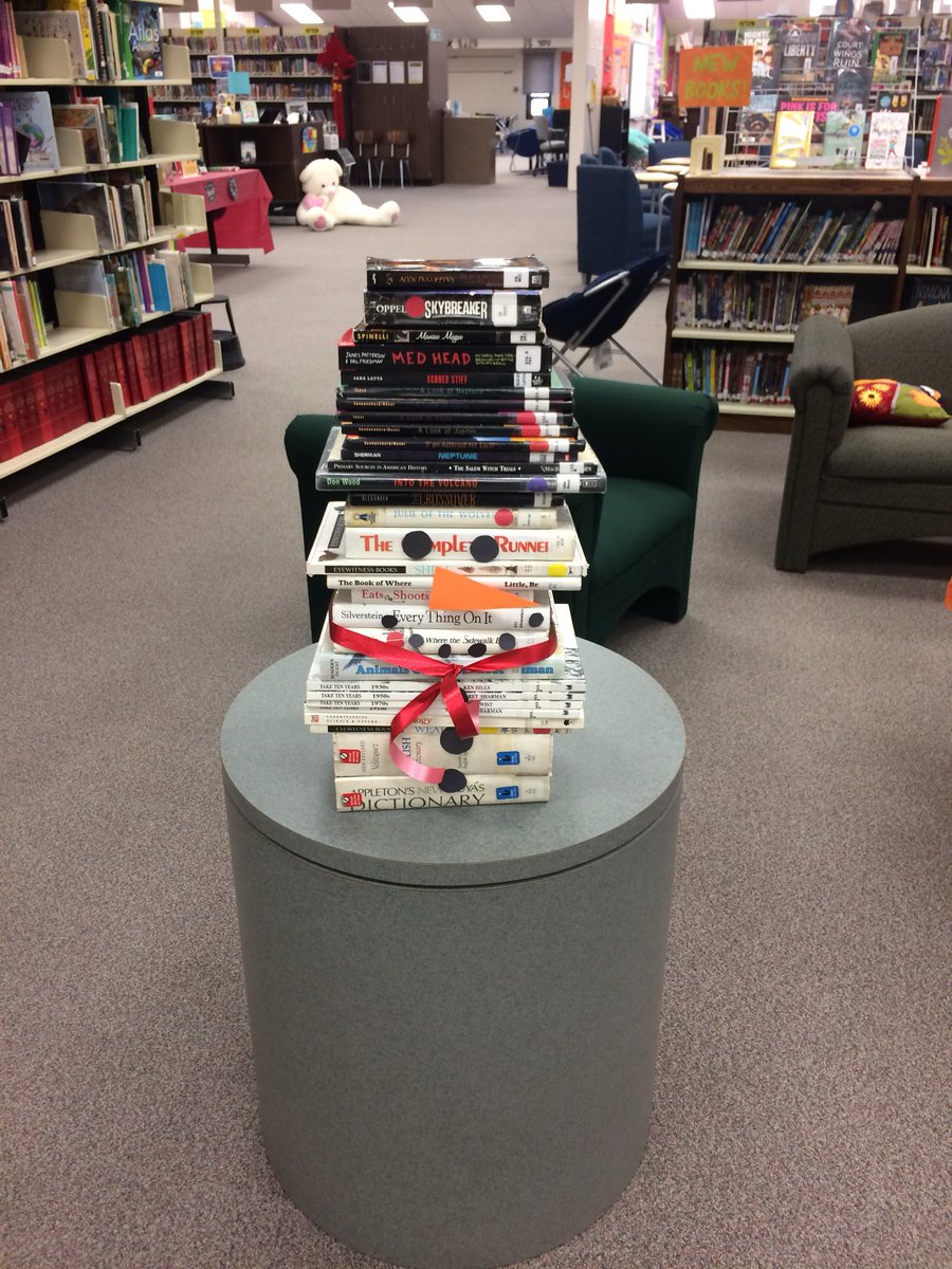 MrsCookD60's tweet photo. WHMS Library is ready for winter. #D60Learns https://t.co/wSZczULY2y