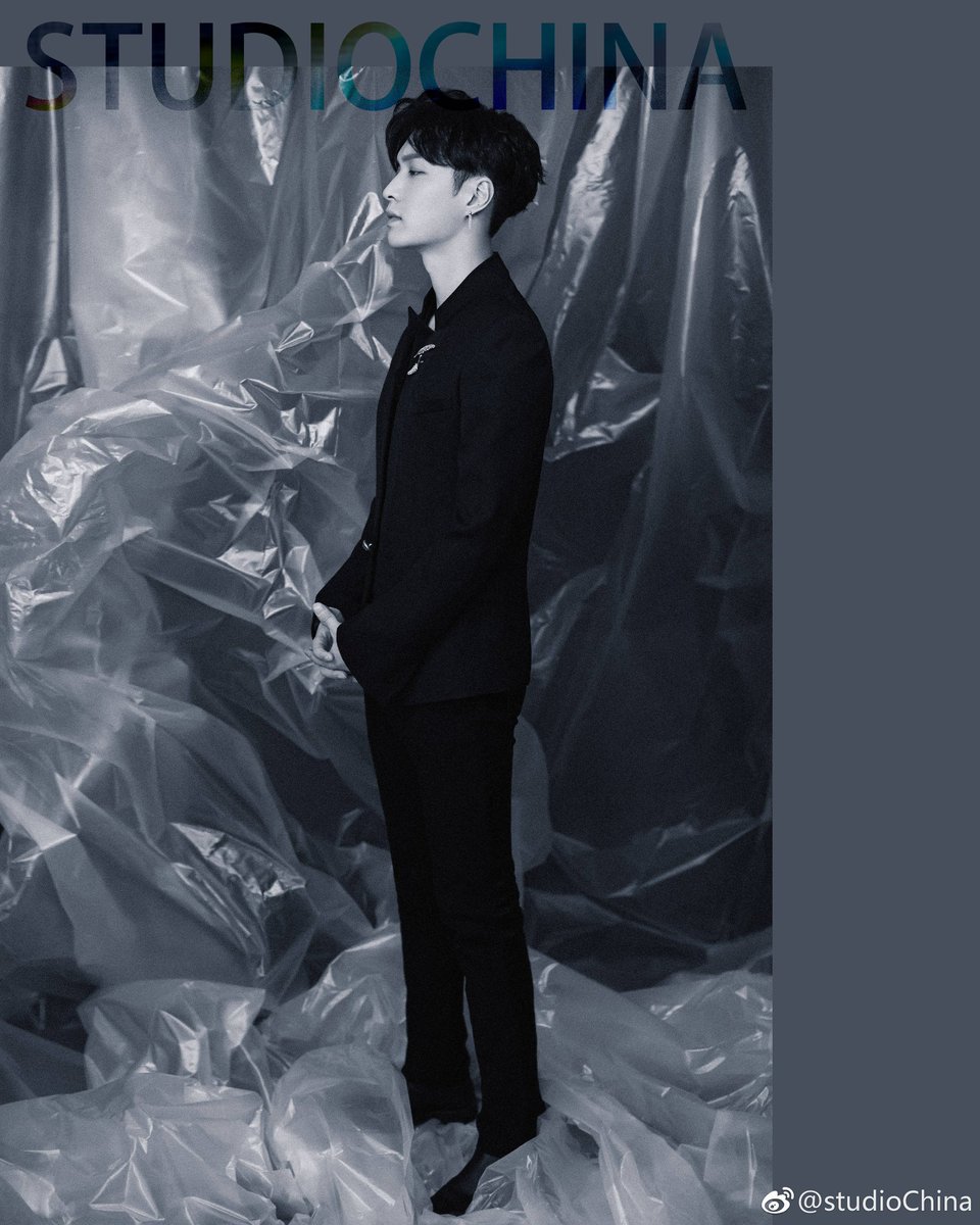 1vixs's tweet photo. [WEIBO] 171205 StudioChina Update with @weareoneEXO #EXO #LAY

https://t.co/7CxzcXdjzk by #Exofanbase via @c0nvey https://t.co/CYPM4mlNWc