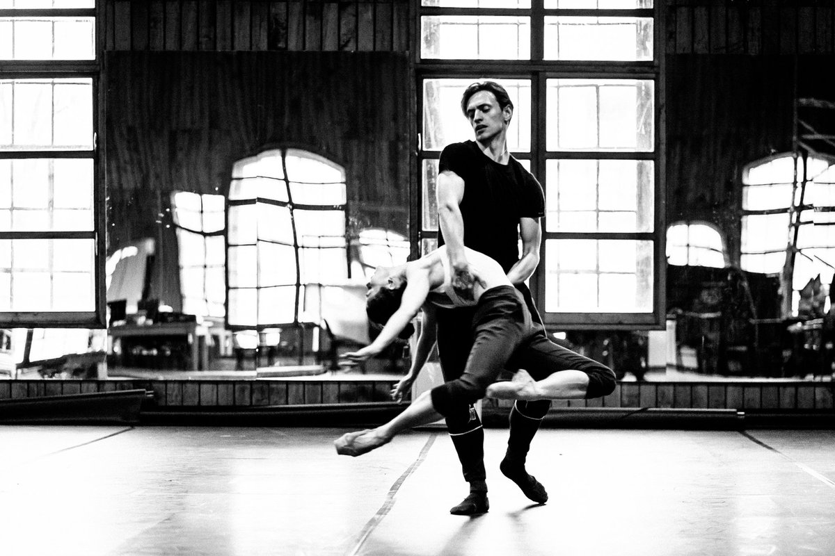 Tonight's the night, <a href="/projectpolunin/">Project Polunin</a>'s #SATORI opens <a href="/LondonColiseum/">London Coliseum</a>! Tickets for this week's limited run are still available at londoncoliseum.org/whats-on/proje…