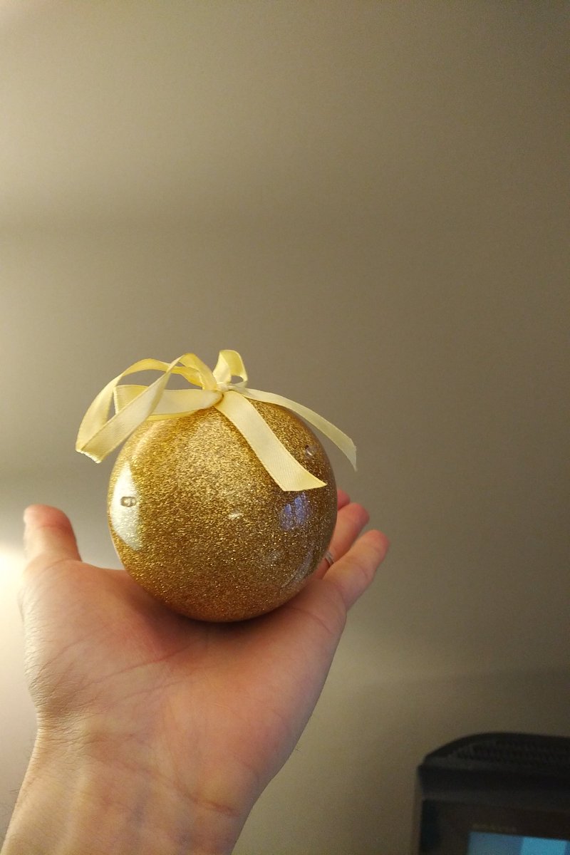 GeekircBlog's tweet photo. #CONCOURS RT +FOLLOW @Geekircblog & mon compte #Instagram ➡➡ https://t.co/SlcHhN9lkZ pour repartir avec cette boule de Noël qui permet d'enregistrer un message de 8 secondes 👍 cette boule de Noël n'est pas comme les autres. 😉😉 Résultat le 10 décembre. #NoëlGeekirc #Geekirc https://t.co/HQ76qILG6w