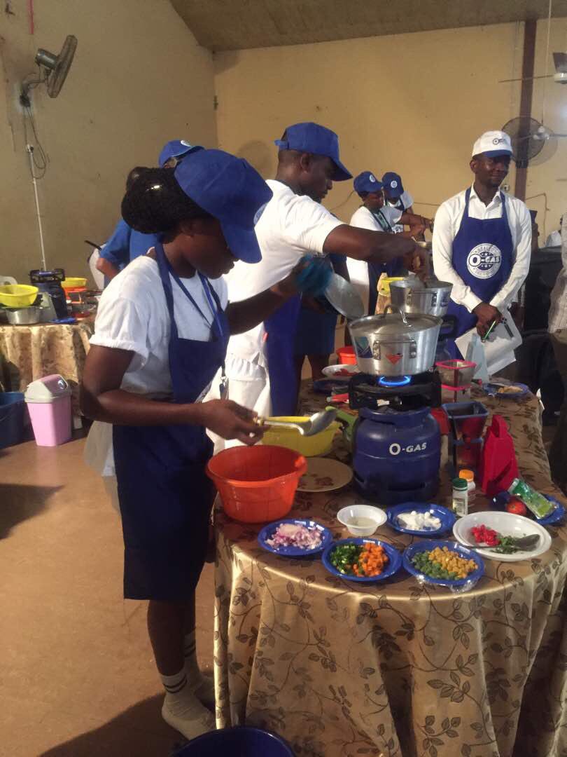 OVHEnergy's tweet photo. We had a good time today at #NYSC Sagamu Camp - the culinary battle amongst the Corp members was real! 

#OGasCoofOff #OGasChef #OGasNYSCSwitch #OVHEnergy https://t.co/ieDKw3UObz