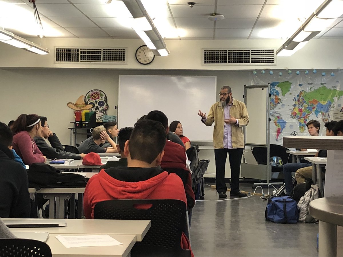 lcorral07's tweet image. Islamic guest speaker talking about religion to our Geolit students.  #RNT24 #iAmEPISD #ntnetwork