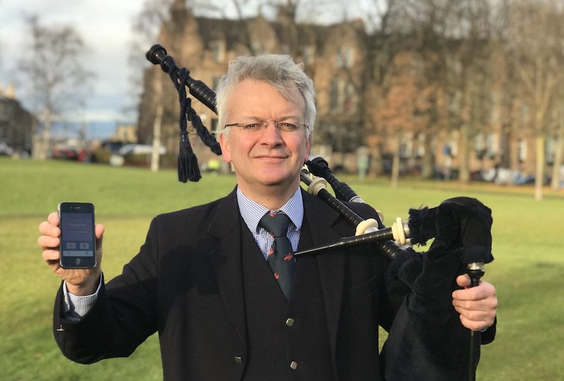 #Gaelic #App using speech recognition to provide pronunciation feedback for learners - passes 25% on Kickstarter. Using technology to promote Gaelic - pledge here: kickstarter.com/projects/15259…