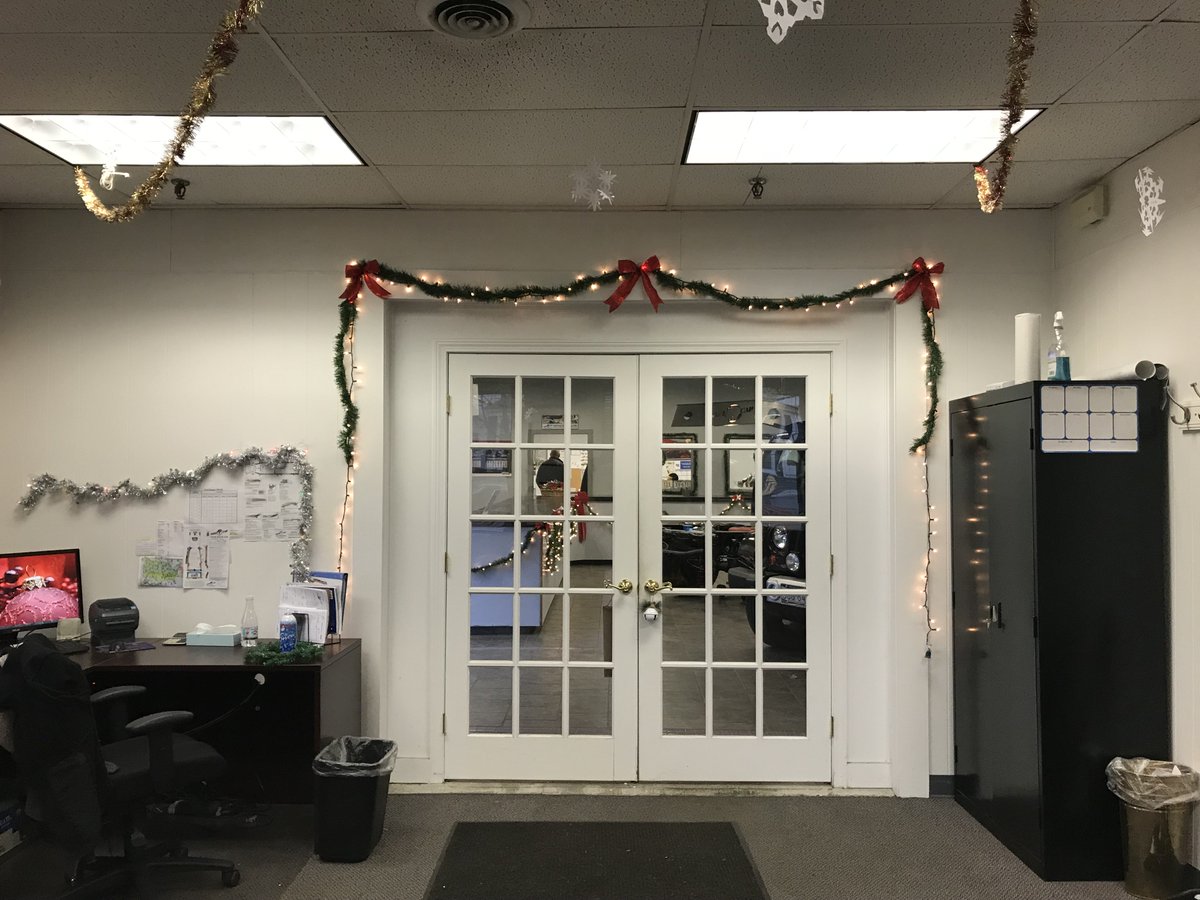 Feeling festive at our Elmwood location! 🎄🎁