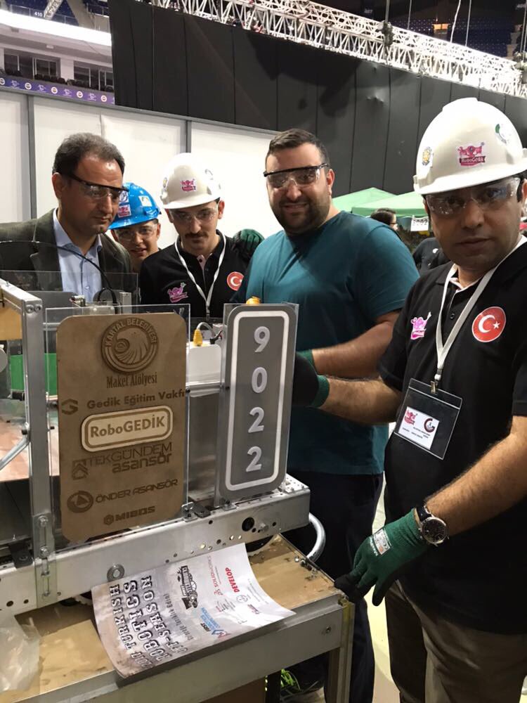 RoboGedik9022's tweet photo. Dünya mühendisler günü kutlu olsun #frc #fikretyukselfoundation #engineering https://t.co/0FsOTRaor8