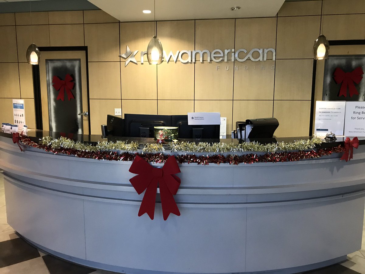 NafRiverside's tweet photo. It's beginning to look a lot like Christmas at the NAF Riverside Office ⛄️🎅🏼

#NAFRiverside #WhosYourLender #HolidayCheer #Decorations https://t.co/xWQZON6y5k