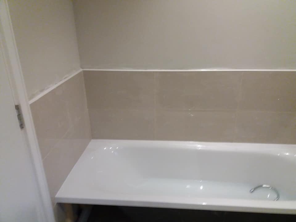 ClassImproveme1's tweet photo. Another #HappyCustomer. #retiling #bathroom before and after. #HomeSweetHome #homerenovations #homeimprovement https://t.co/MVTEoLqBqu