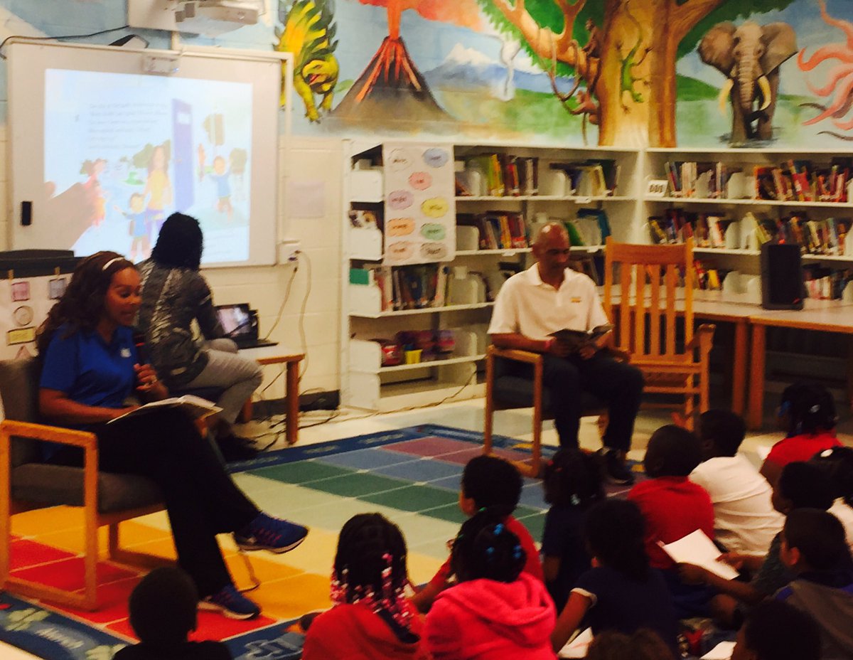 LMSEdisonES's tweet photo. Thank you Mr. &amp; Mrs. Dungy for reading to our students...You rock!! Edison loves the Dungys!! 😄📚 https://t.co/QF1CwnjwQt