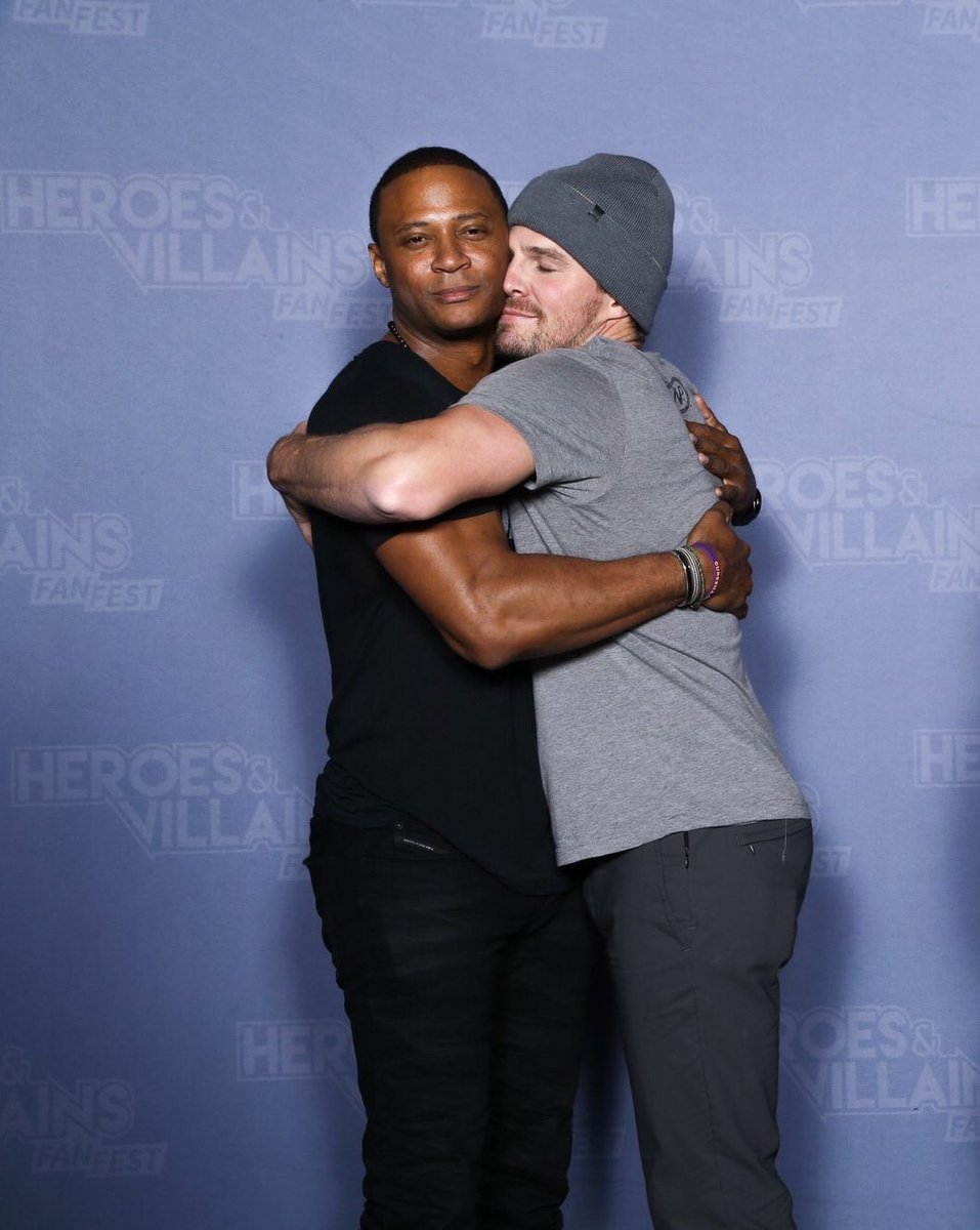 StephenAsFood's tweet photo. . @StephenAmell and @david_ramsey as Oreo Macarons https://t.co/76oBvuKlAW
