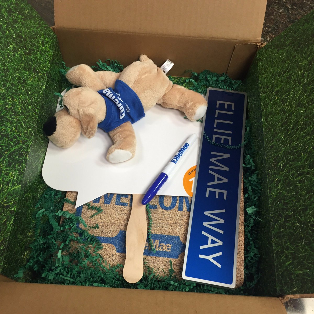 BrittneyMLO's tweet photo. Thanks, @EllieMaeInc, for the Dream Big, Win Tiny kit! I just entered to #DreamBigWinTiny, and you can too!
https://t.co/JVdItx6lpr
#mortgagebrokers #dreamhome #FirstChoiceLoanCenter #WA #ID #homeloans #mortgageindustryprofessionals #FCLC https://t.co/tfCU6XSRJs