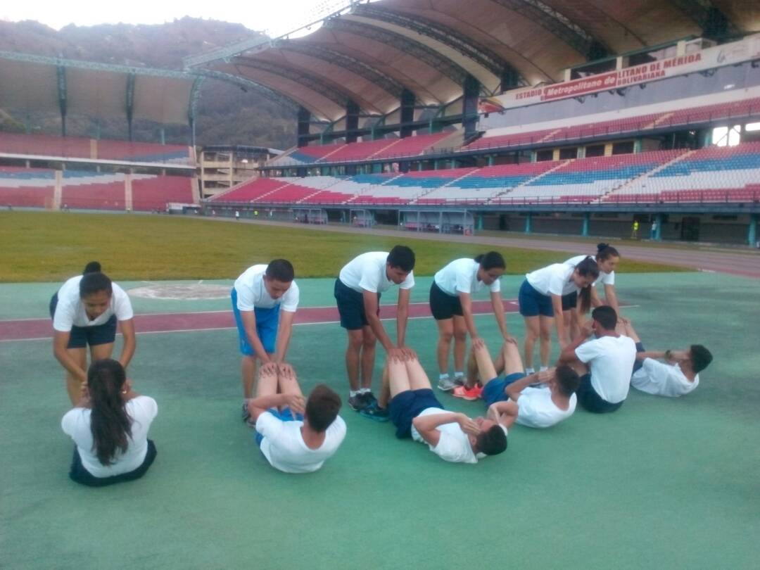meridaunes's tweet photo. @meridaunes realizó pruebas físicas a las y los aspirantes de los diferentes PNF que iniciarán en el 2018. @UniversidadUNES  @UnesMeridasala https://t.co/qlLOZ2VtKe