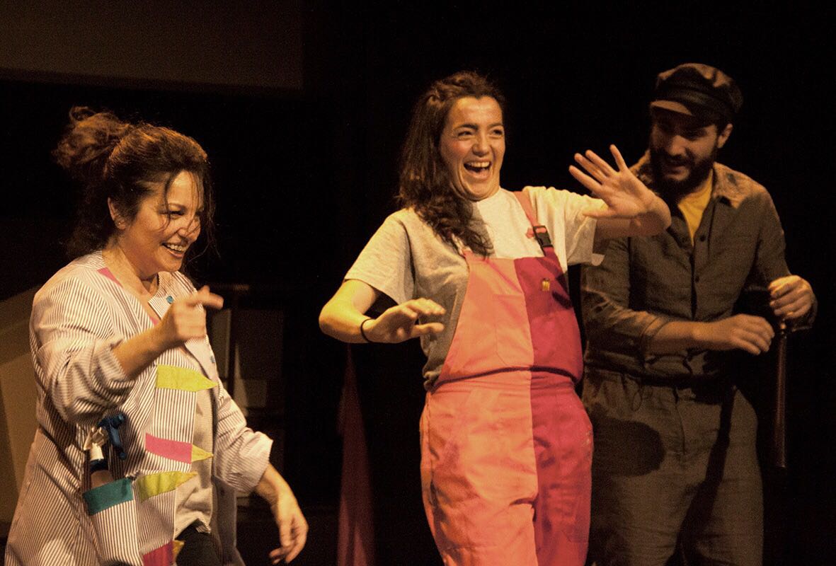 Se dice, se comenta, que viene un puente de tres días. Qué mejor manera de disfrutarlo que yendo al teatro en familia. Por ejemplo... ¡a los <a href="/TeatrosLuchana/">Teatros Luchana</a>!

Jueves - El árbol de Julia
Miércoles y viernes - Se suspende la función

proticketing.com/teatrosluchana…

#LuchanaKids
#Planazos