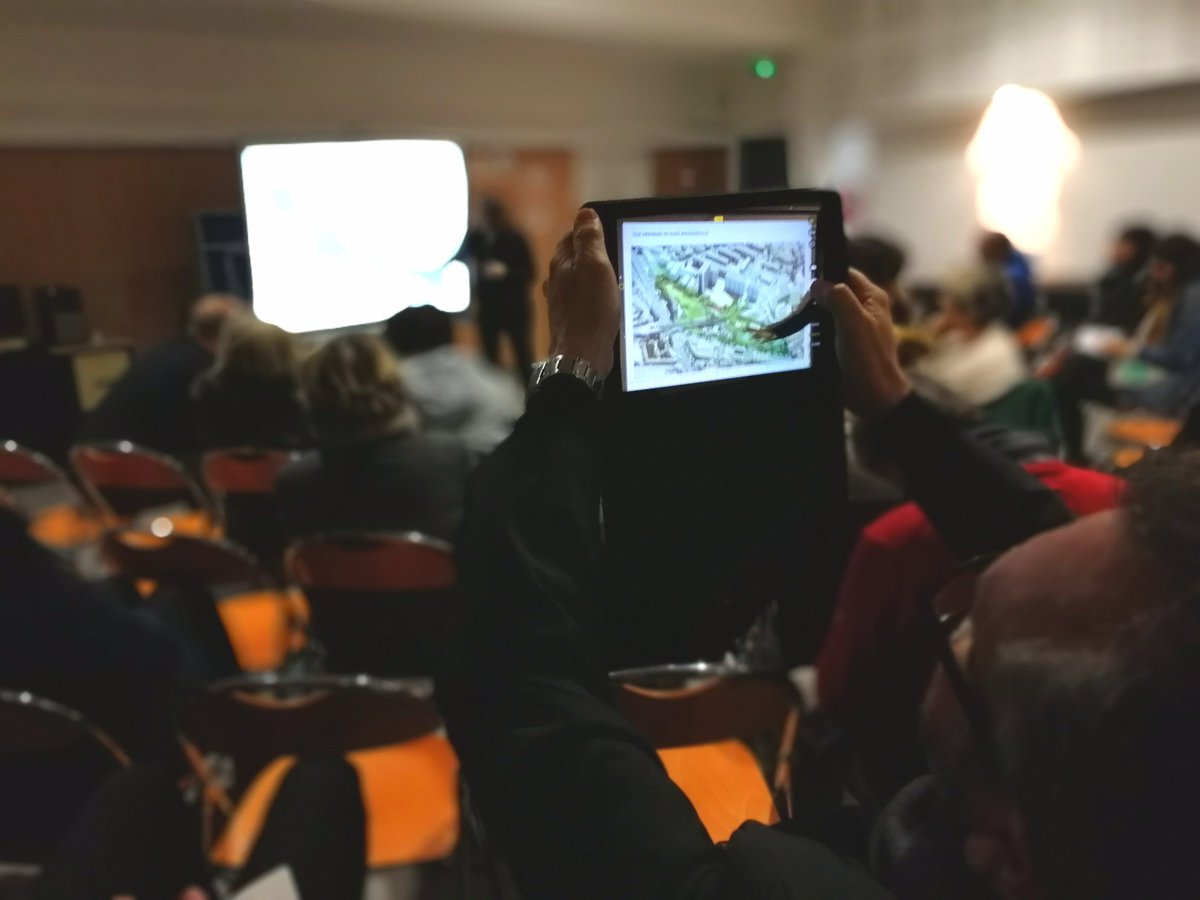 Euromed_MRS's tweet photo. Prise de vue avec tablette pour ce participant hyper connecté. #ConcertationEPAEM https://t.co/ZGdjfxVAVc