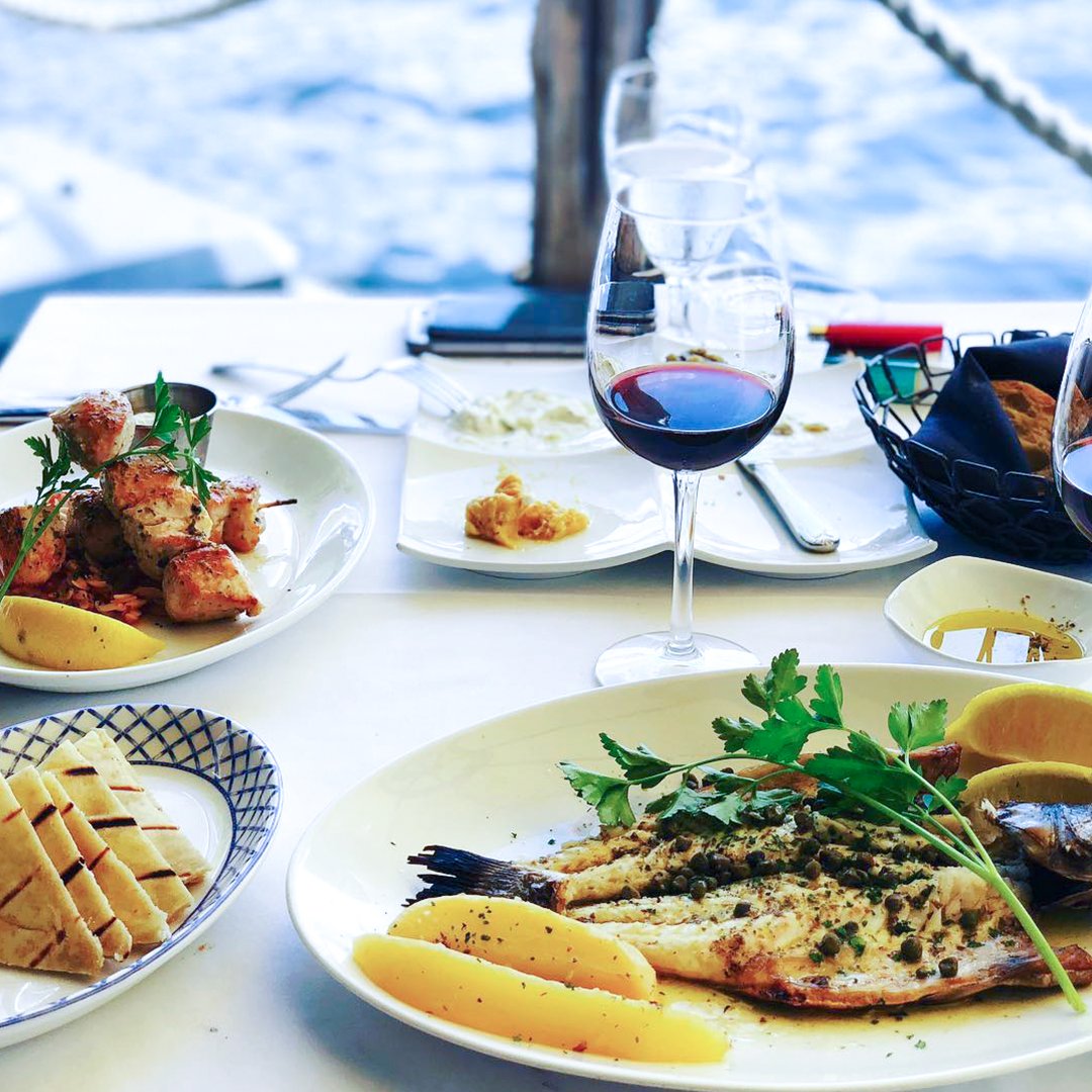 Hello gorgeous.
#KikiOnTheRiver