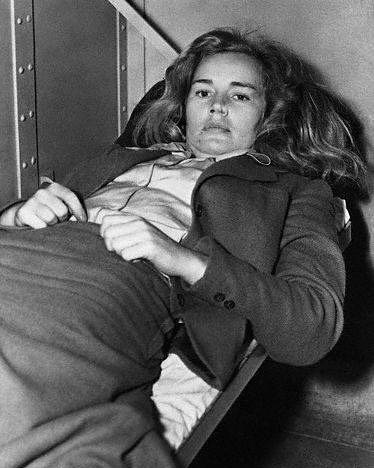 артем казанцев стрельба в школе. посмертный снимок мэрилин монро. психиатрическая больница психиатрическая больница сочи. умершие от шизофрении. взгляд психически нездорового.