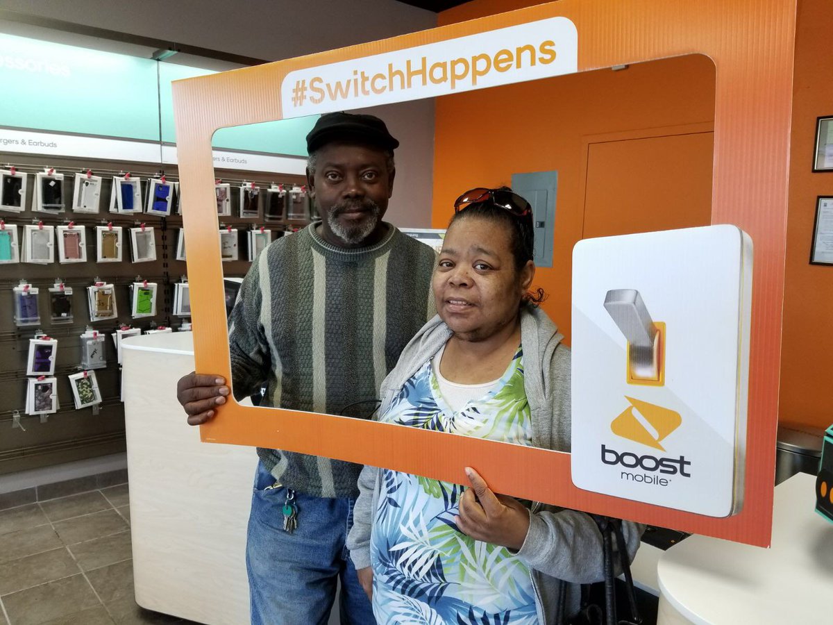 RealBoostApopka's tweet photo. #TerrificTuesday at 395 Main St in Apopka! #SwitchHappens #ByeMetro β‘οΈ4 ports insβ¬
οΈ= 4 #happy customers π#Accessories #LYCWireless
See us today! Best Cell phones & accessories just for you! @boostmobile @carloscaceresFL
@gfresse @giancarlocv77 @VictoriaVIP22 @Kotosh54 https://t.co/GIAFzxSOlq
