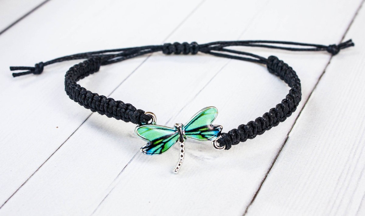 Starlitmoon64's tweet photo. Excited to share the latest addition to my #etsy shop: Dragonfly Bracelet with Blue and Green Wings,https://t.co/LTXK8nzYBl #jewelry #bracelet #dragonfly https://t.co/8LoSAtlo8E