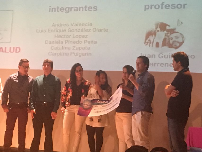 FAiUSB's tweet photo. En el Claustro de @Comfama se realizó la premiación de @interacpedia y Fuimos los ganadores en los retos de las empresas @TarritoRojo_JGB y #BRINSA con el diseño de estudiantes de #DiseñoIndustrial, y #SURA con el diseño de estudiantes de Bioclimatica de Arquitectura. #SomosFAi https://t.co/TqkuFdCJER