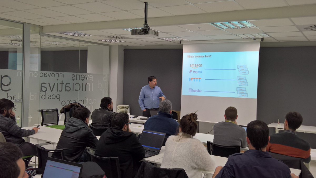 Hoy, nueva sesion con <a href="/pmolinam/">Pedro J. Molina</a> hablando sobre #openapi #swagger #json #RESTful  meetup.com/es-ES/SVQdotNE… <a href="/JuanluElGuerre/">Juanlu</a>