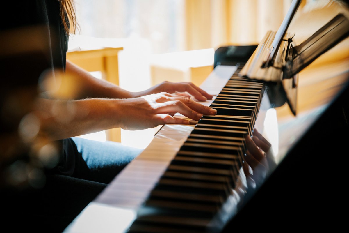 Announcing our 2018 Summer Music programs! Spanning seven weeks starting in June, this series of three residencies will be dedicated to the highest standards of ensemble and string quartet playing, as well as vocals.

Learn more and apply by January 17 → goo.gl/PdHre2