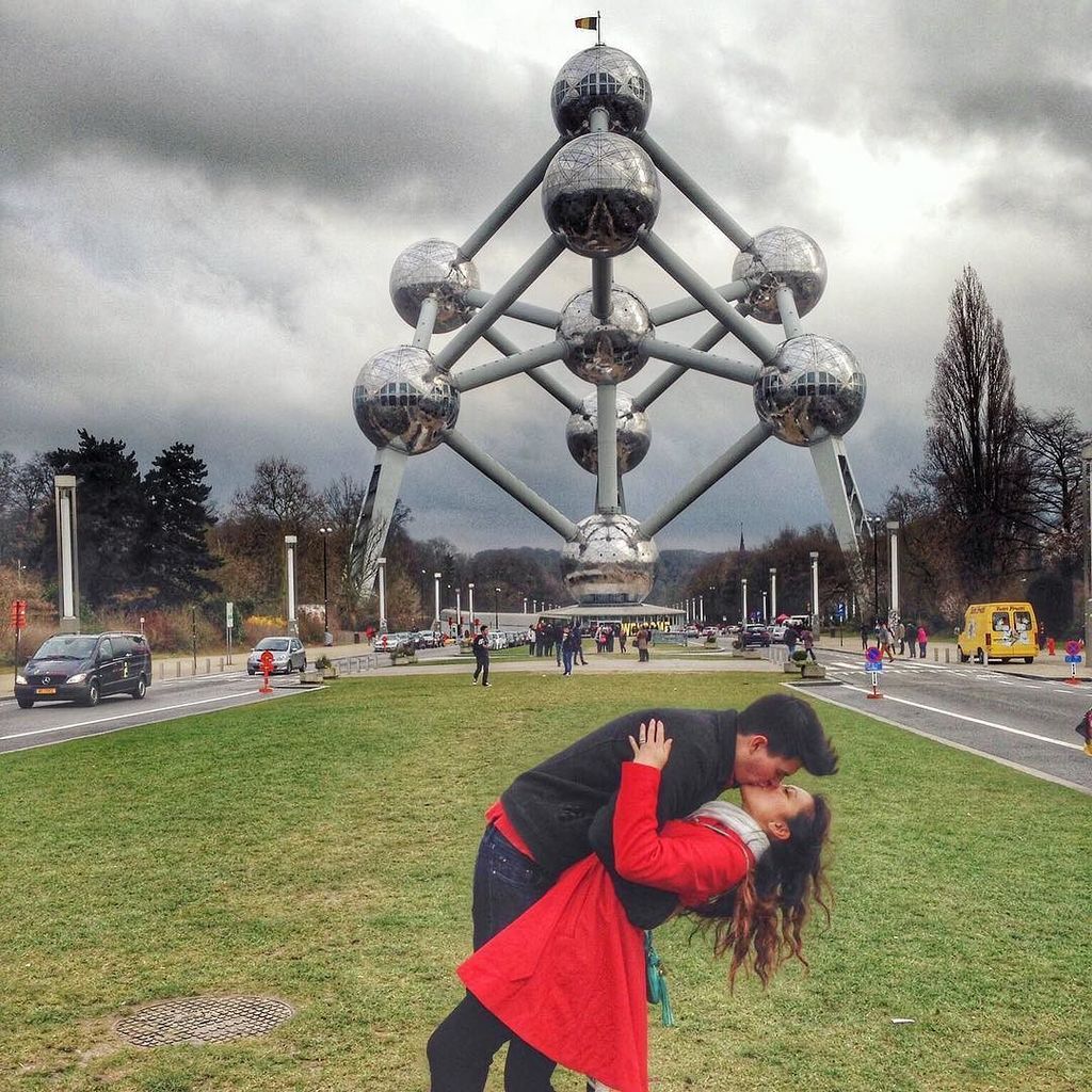 WineWithKat's tweet photo. We didn't get one avec bébé this visit but here's one from 2015 in front of the #atomium museum, constructed for the 1958 world's fair.
#dipkiss #daveandkatadventures .
.
.
.
.
#iwillbrb #trip #travel #travelgram #expatlife #neverstopexploring #girlgi #… https://t.co/2bf2b198rL https://t.co/EcY31Qzrim