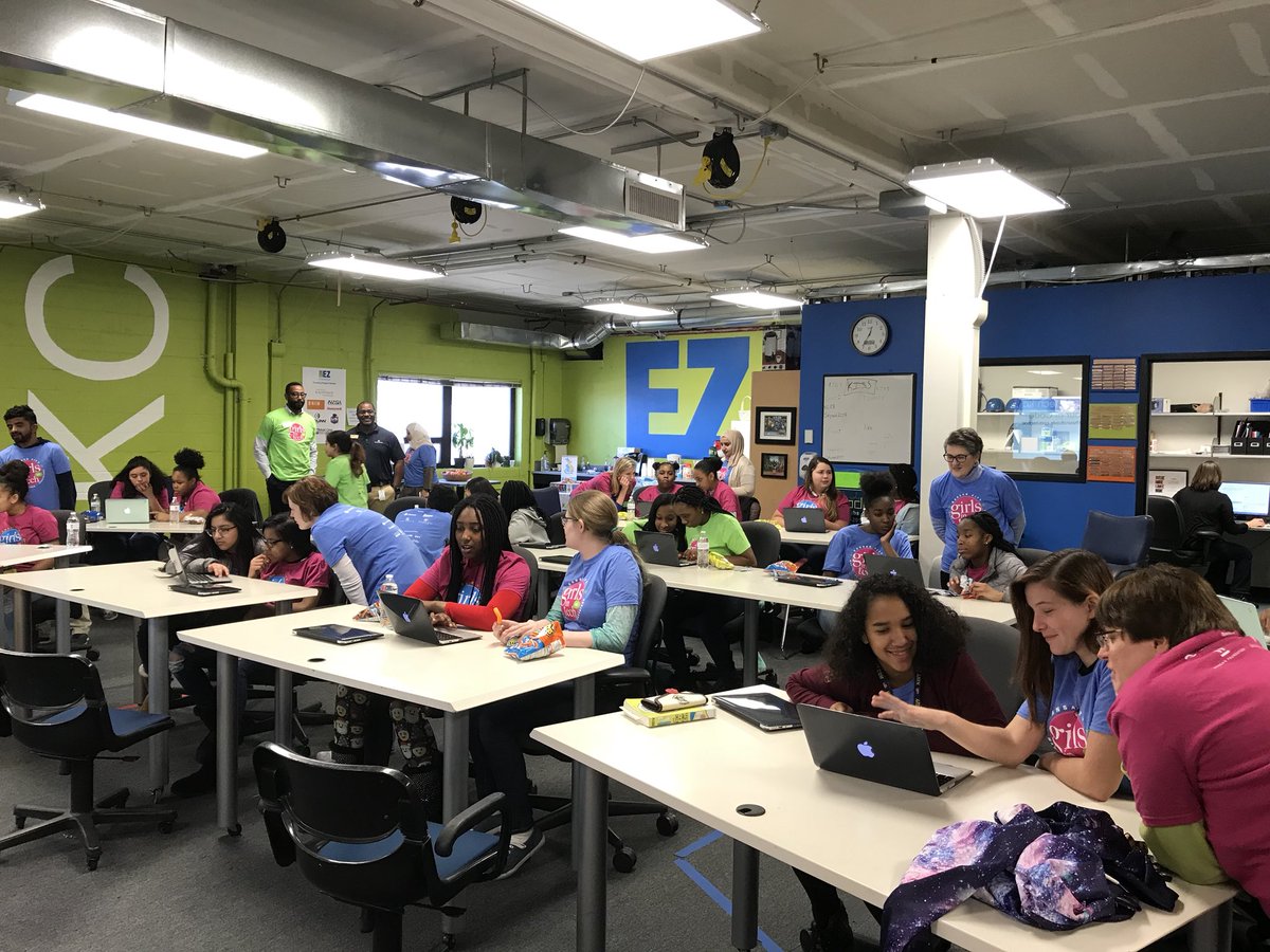 STEMKC's tweet photo. 4 down, 3 to go...#girlsintechkc events.  Lots of mentoring happening at the KCEZ with @UMKCSCE with @GrandviewCSD4 Ss. https://t.co/SFQkQgeN5N