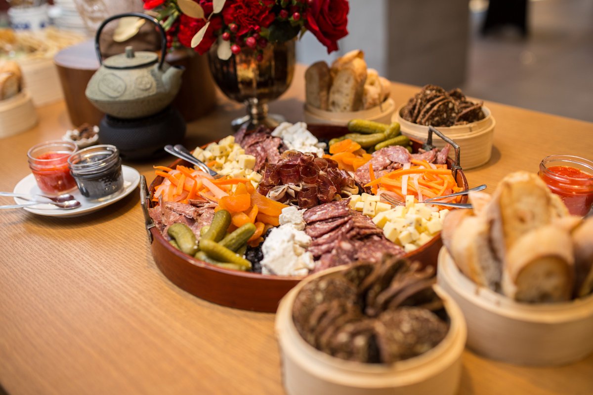 Last minute planning for home or office #holidayparty? 
We're here to help!
#RoamingDragon #catering offers delivery, platters, full-service, bar...whatever your event may need. Contact us @ book-catering.roamingdragon.com