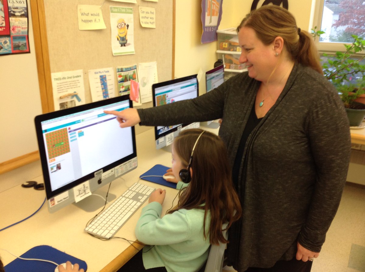 ees_eagles's tweet photo. Mrs. Kaefer's 2nd graders are fearless coders! #HourOfCode2017 https://t.co/IwWO27e32p