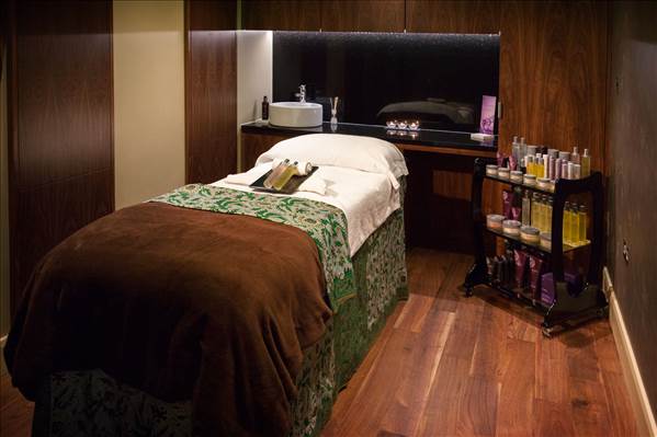 SuperBreak's tweet photo. Looking for the perfect gift for those who deserve a spot of relaxation? Look no further than our spa vouchers.
What's more, treat someone to a spa voucher before Christmas to receive a free travel gift set from Temple Spa worth ยฃ18.50: https://t.co/rVgwL0W0vW
#AnotherBreak https://t.co/tHSbklhl30
