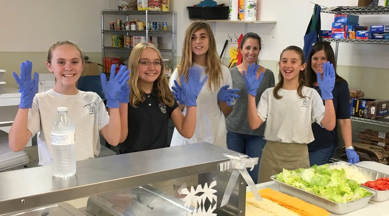 StPaulStPete's tweet photo. 7th graders from @StPaulStPete @DioStPete cooked & served lunch to residents @CCharitiesDOSP Pinellas Hope yesterday. #stpaulstpete #servingthepoor https://t.co/2kioYsPsKm
