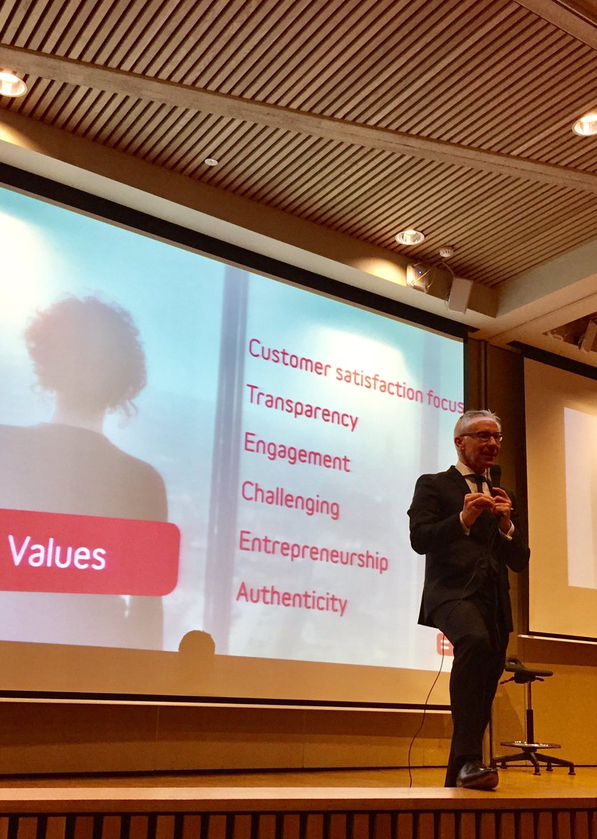 ICHECAlumni's tweet image. Management Conference Cycle with Marc Raisière - Belfius CEO
At ICHEC - Brussels Management School
#Belfius #ICHEC #Alumni #Brussels #managementconference