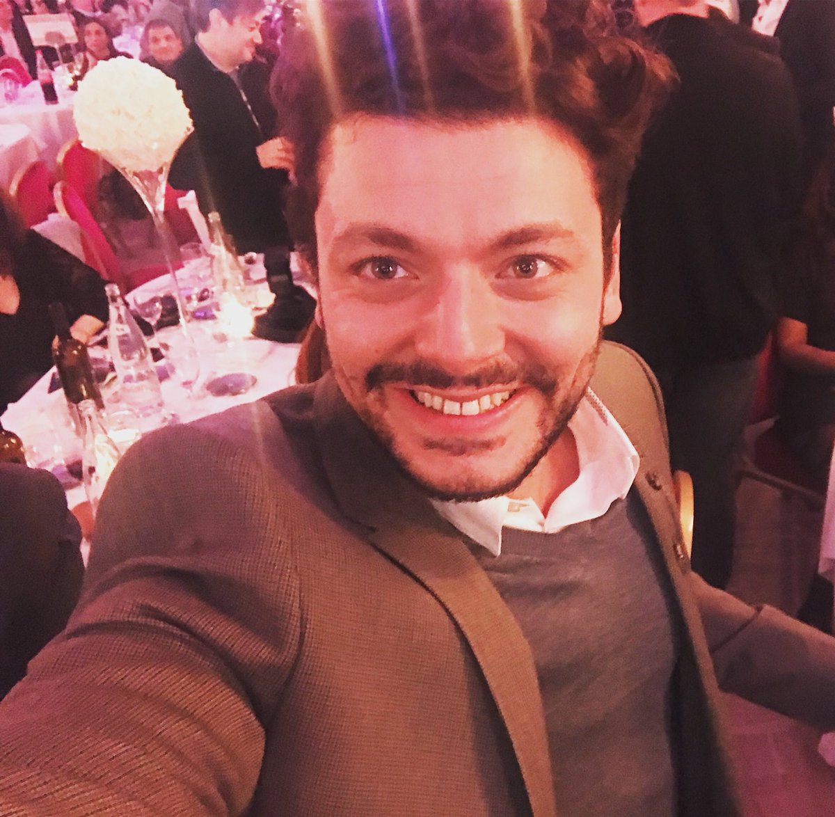 kevadamsss's tweet photo. A tout de suite les Amis sur France 2 pour un RdV Exceptionnel en Terre Inconnue ! Soyez au Rdv ! #Love ❤️😊💫 https://t.co/HiUyxxOA6d