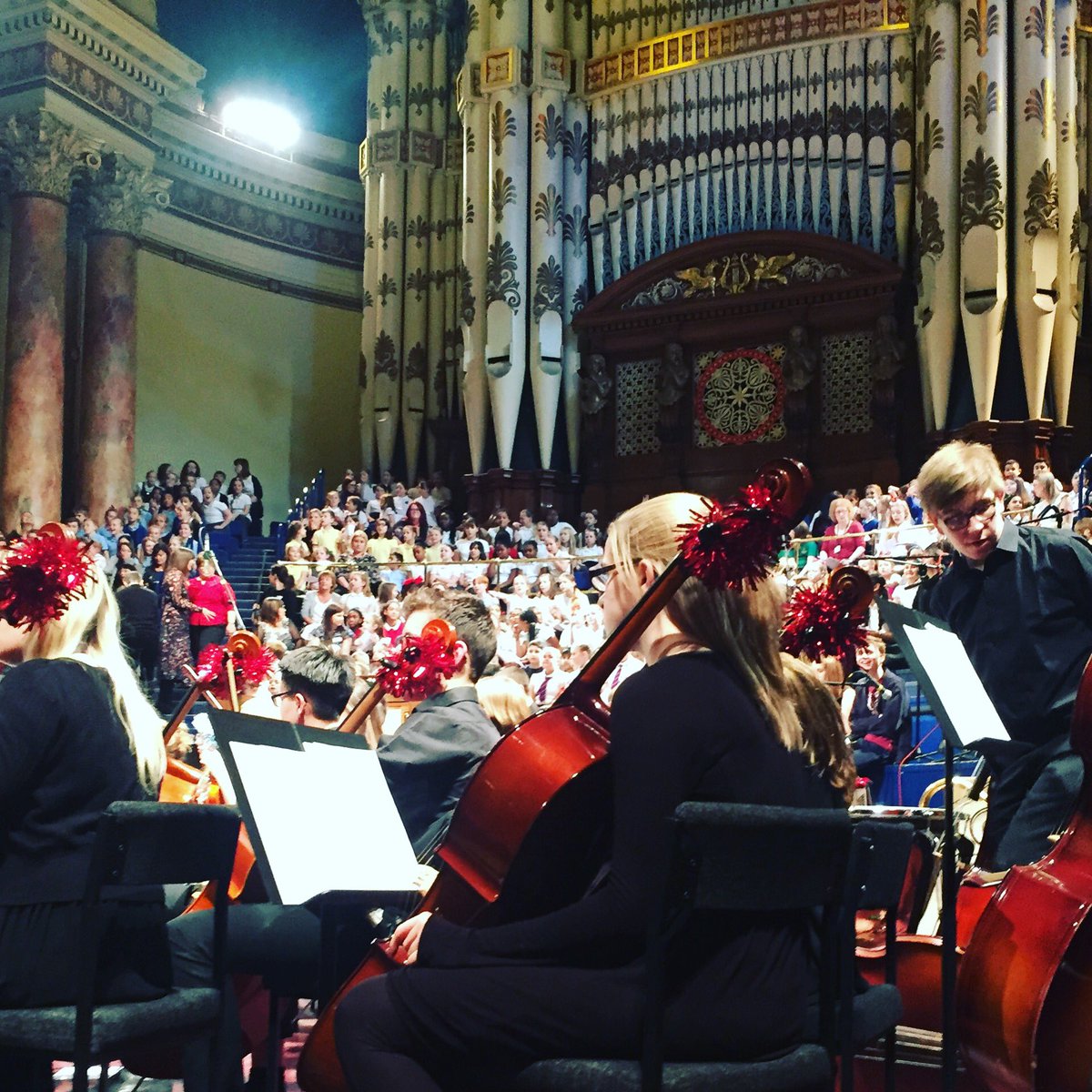 HMorris81's tweet photo. My lovely niece singing in the choir at Leeds town hall https://t.co/7Zyktj4LUI