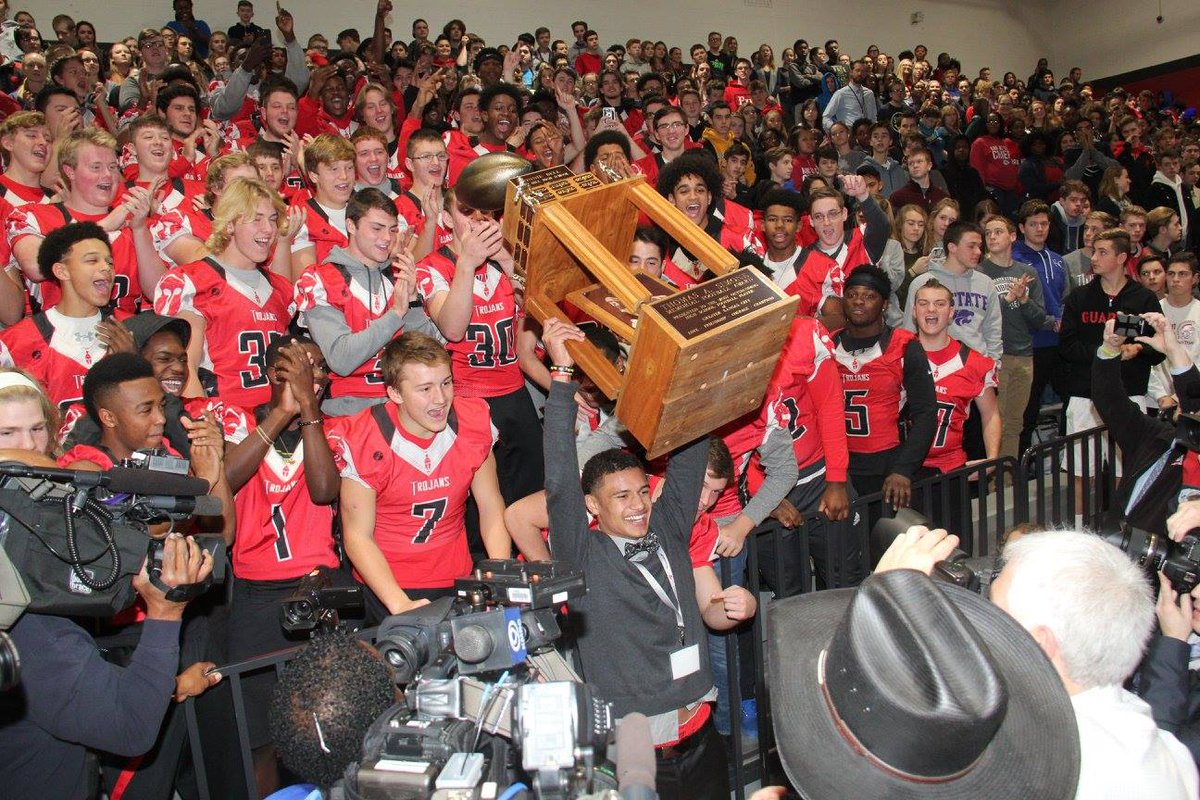 Our student athletes brought both the Simone Award and the Gates Award to the <a href="/ParkHillSchools/">Park Hill Schools</a> in one year! Congrats to Ronnie Bell and Annika Welty! #ParkHillproud #LoveMoSchools