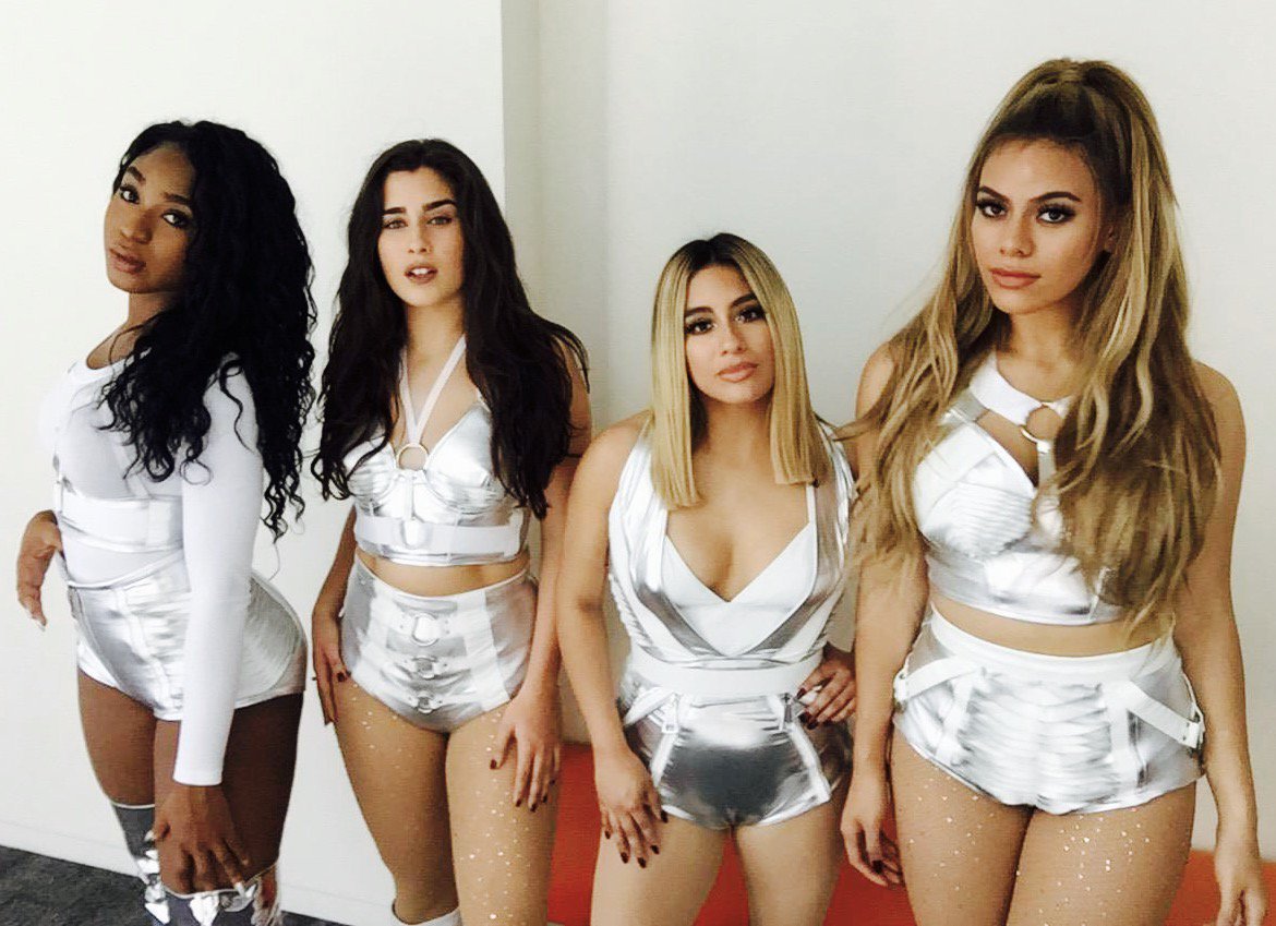 Monse_HMendez's tweet photo. 3. Favorite tour outfits. I have two favorites ♥ #daythree #FifthHarmony #fifthharmonyweek #30dayschallenge #thesummerreflectiontour #PSAtour #DinahJane #Ally #Lauren #Normani #favoriteoutfits https://t.co/gH4CnfAMvz