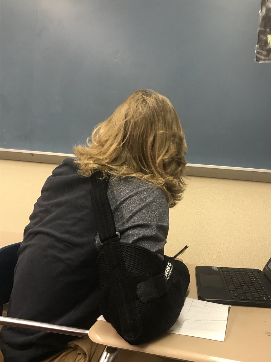 mcbeth_brendan's tweet photo. 7500 retweets by Christmas break and he will cut his hair off https://t.co/QuCDU3FnOo