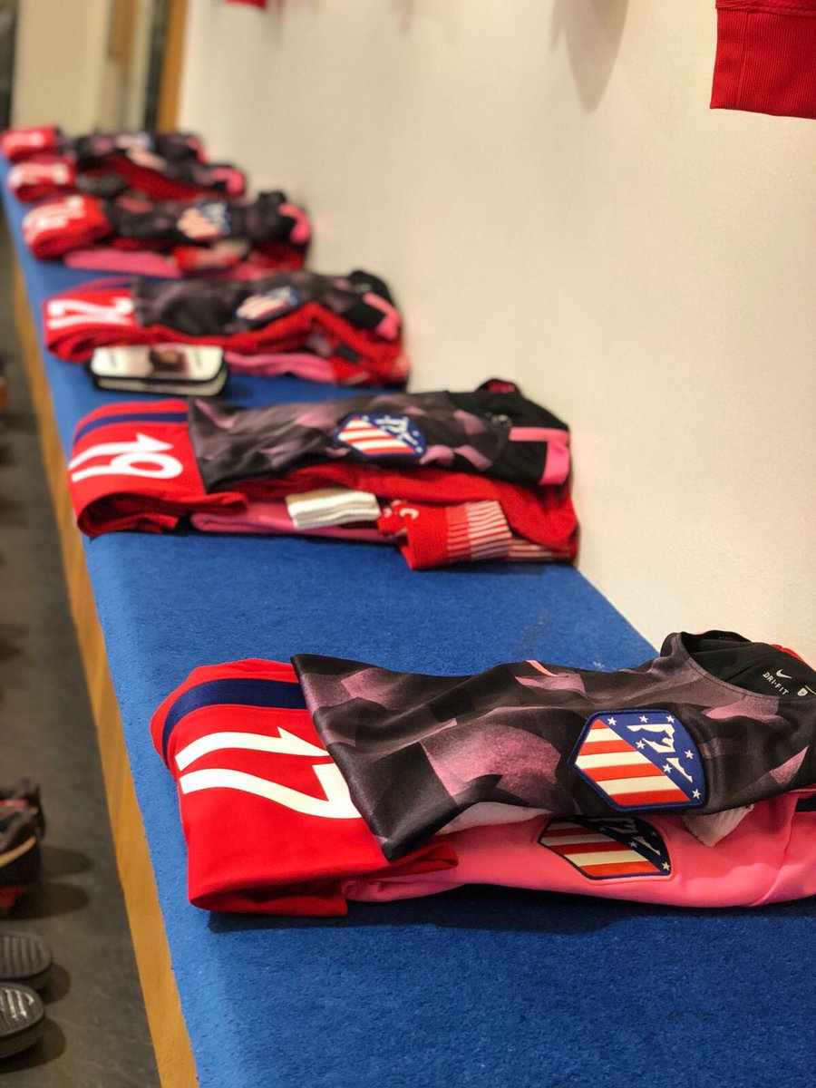 Atleti's tweet photo. ✅Botas ✅Medias ✅Espinilleras ✅Pantalones ✅Camisetas
💪🔴⚪️🔴 ¡Todo preparado para el #ChelseaAtleti!
#AúpaAtleti #UCL https://t.co/L4lHU8M0uK