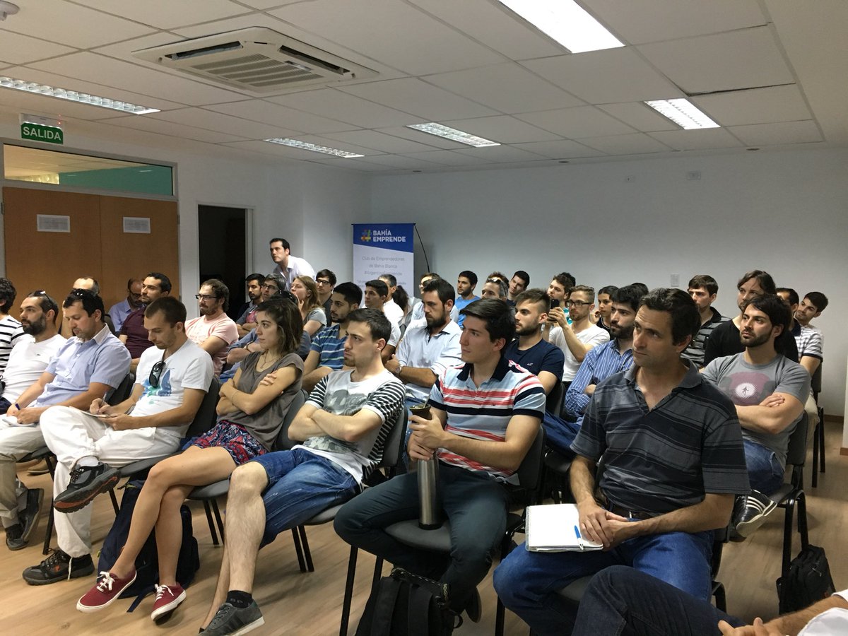 bahiahubmbb's tweet photo. Casa llena en el Club de Emprendedores para conocer un poco más sobre criptomonedas y blockchain con @alesew23 y la visita de lujo de @rubencesar #ArgentinaEmprende #BahiaEmprende https://t.co/WssuIoHJX8