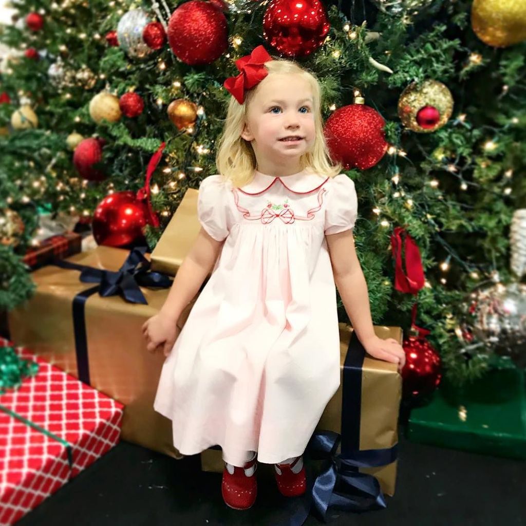 MHuebs's tweet photo. โค๏ธ precious little face โค๏ธ cannot believe she turns 3 on he 18th. ๐ญ loving every minute with our sweet girl. #ellisonelizabeth https://t.co/9V88uvSdmv https://t.co/N1lBqeBpeW