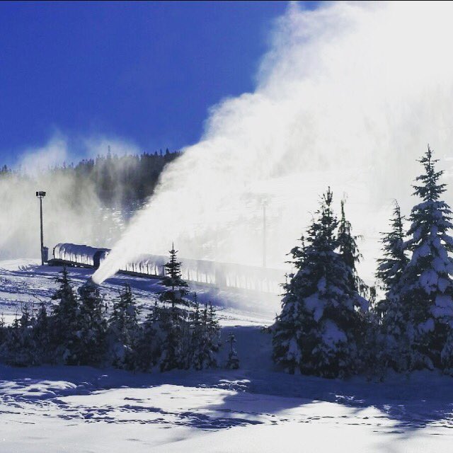 WhitePass's tweet photo. Thanks to cold temps, snow-making and grooming we will be open this weekend! #whitepassfamily see you Saturday! https://t.co/FCG6bcjKgY