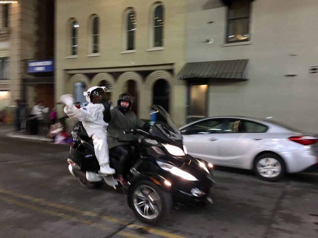 The <a href="/RocketCenterUSA/">U.S. Space & Rocket Center</a> brought its own astronaut to the #Downtownhuntsville #ChristmasParade #iHeartHsv